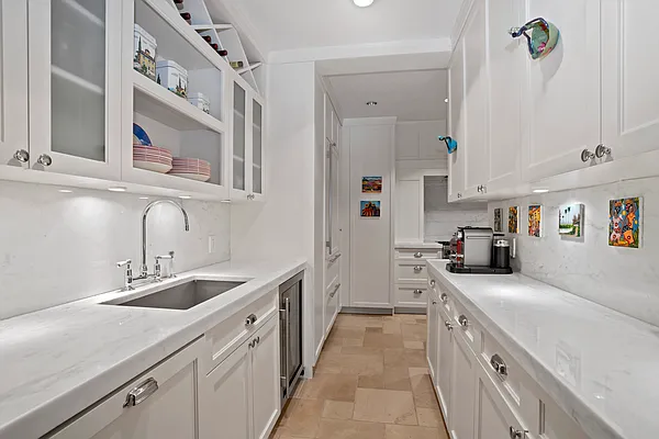 Sold by Douglas Elliman | media 22