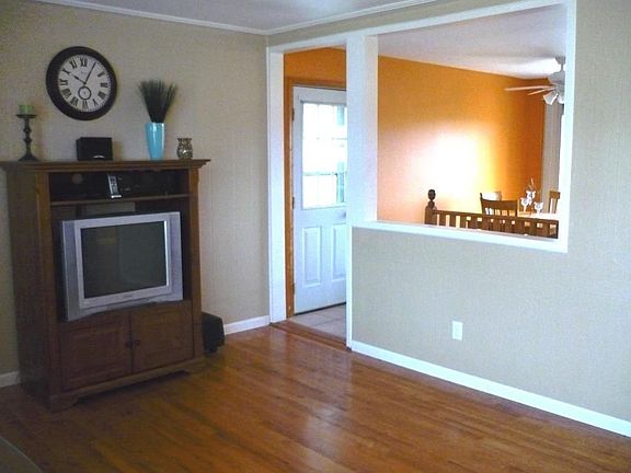 3rd image of 1665 Deborah Dr