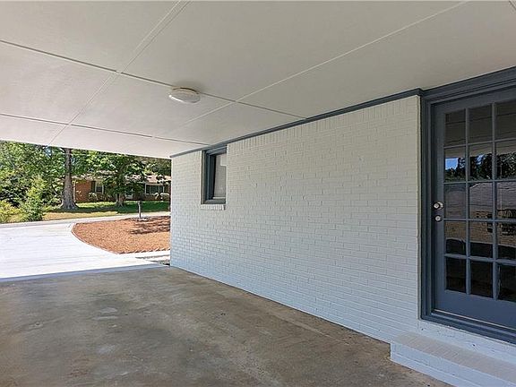 5th image of 651 Lyle Dr SE