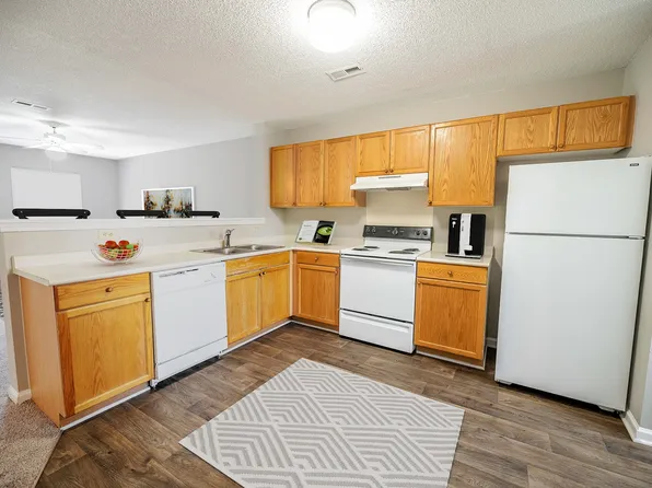 Parkway Station Apartment Homes