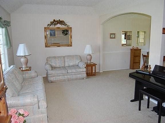 Front Entrance Living Rm