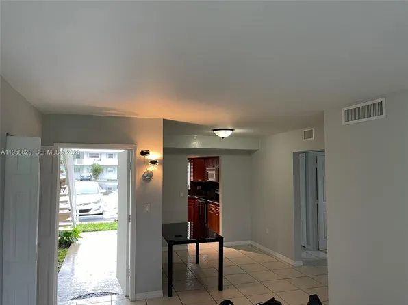 7670 SW 82nd St APT H113, Miami, FL 33143