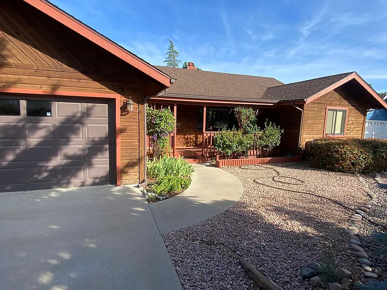 1635 Cedarwood Dr — Photo 2