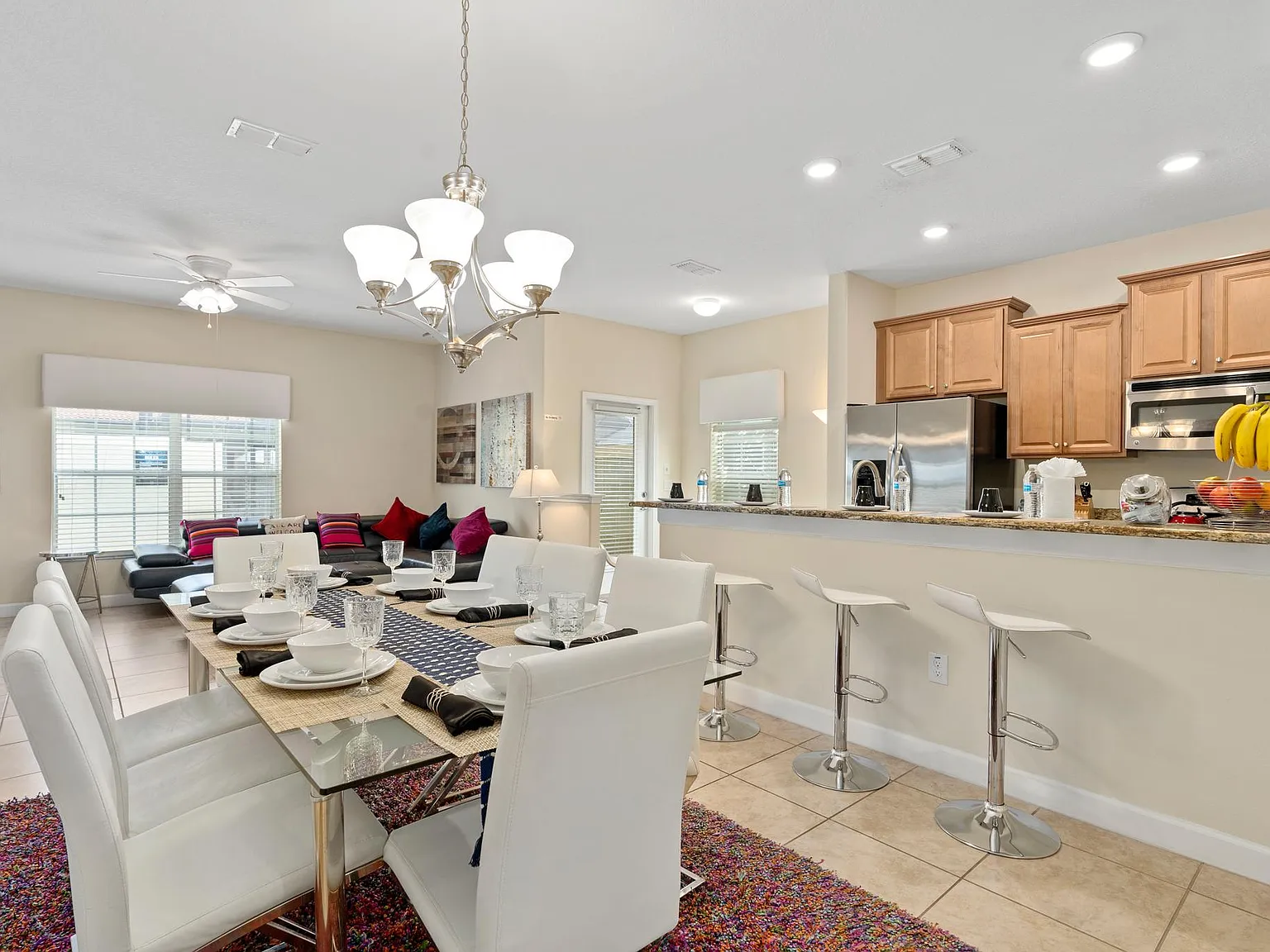 5 bed, 2024 sqft, $3,295 — Photo 2