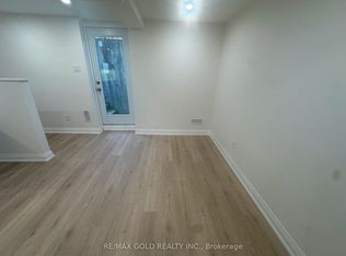 18 Hullen Cres, Toronto, ON M9W7C1