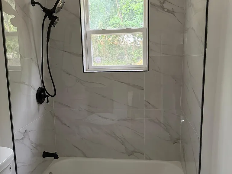 1355 Graymont Dr SW — Photo 2