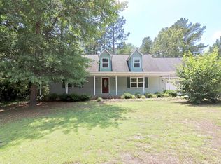 337 Moss Pink Dr, Vass, NC 28394