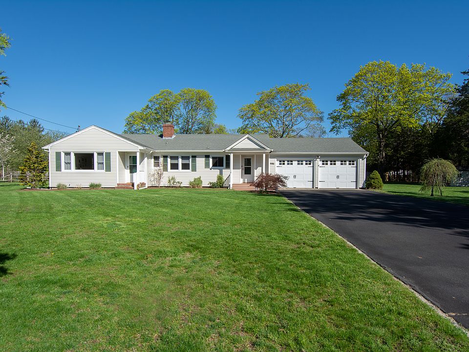 1st image of 986 Peconic Bay Blvd
