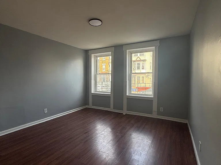 275 S 7th St #1N — Photo 3
