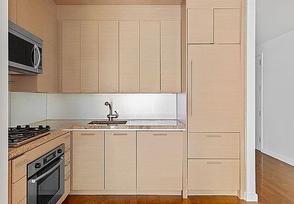 5th image of 1600 Broadway APT 8D