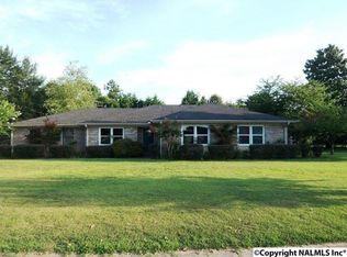 2213 Auburn Dr SW, Decatur, AL 35603