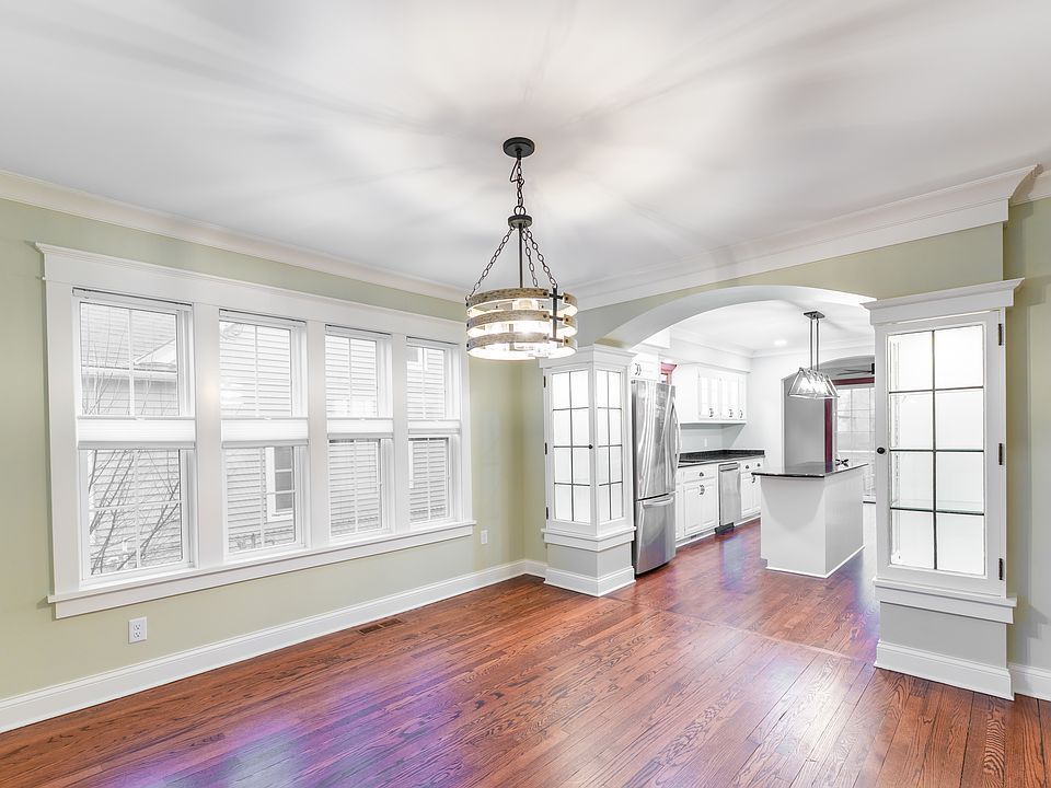 1st image of 828 N Greenfield Ave