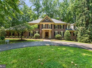 5506 W Ridge View Dr, Fairfax, VA 22030