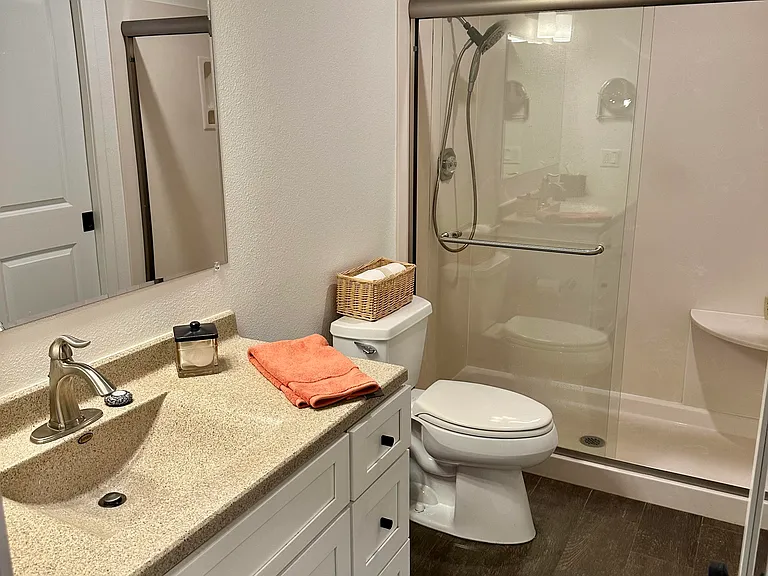 Full Bath w/walk in Shower