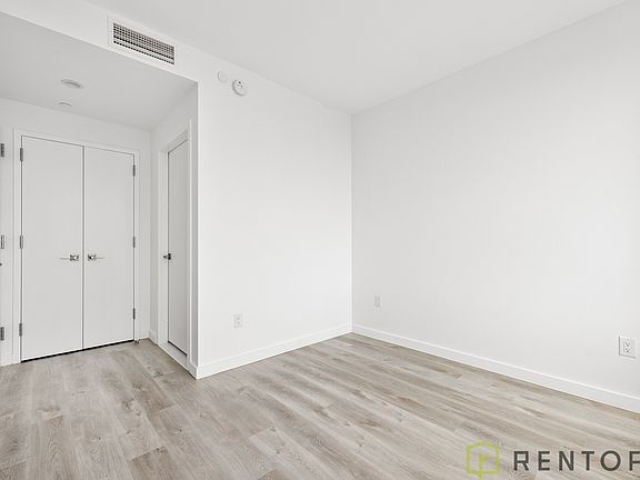 5th image of 77 Commercial St #3K