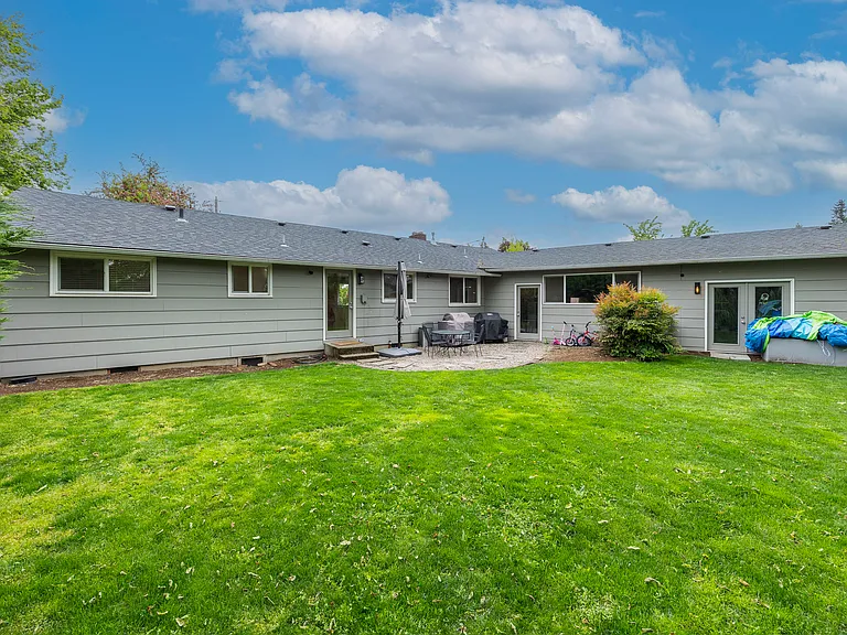1386 Roundup Dr — Photo 4