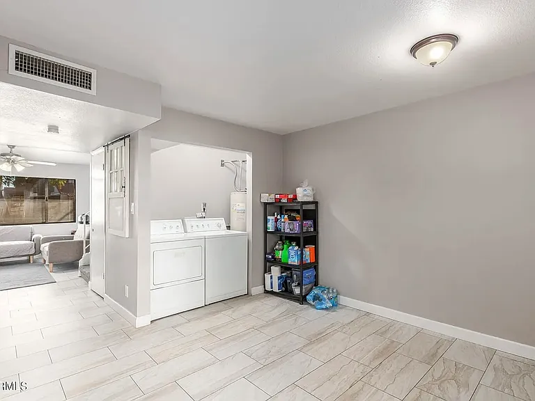 4759 W Marlette Ave — Photo 8