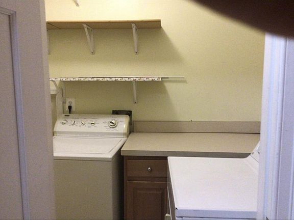 4th image of 4802 Flower Ln