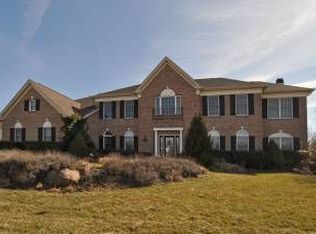 1171 Pebble Spring Dr, Berwyn, PA 19312