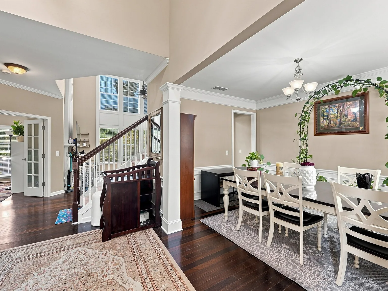 4 bed, 2.5 bath, 2542 sqft, $3,500 — Photo 4