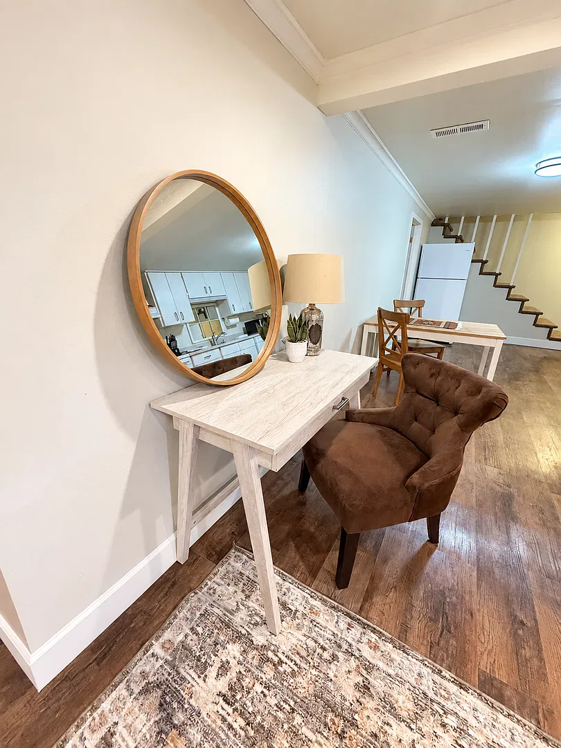 Newly remodeled and furnished 1 bedroom — Photo 3
