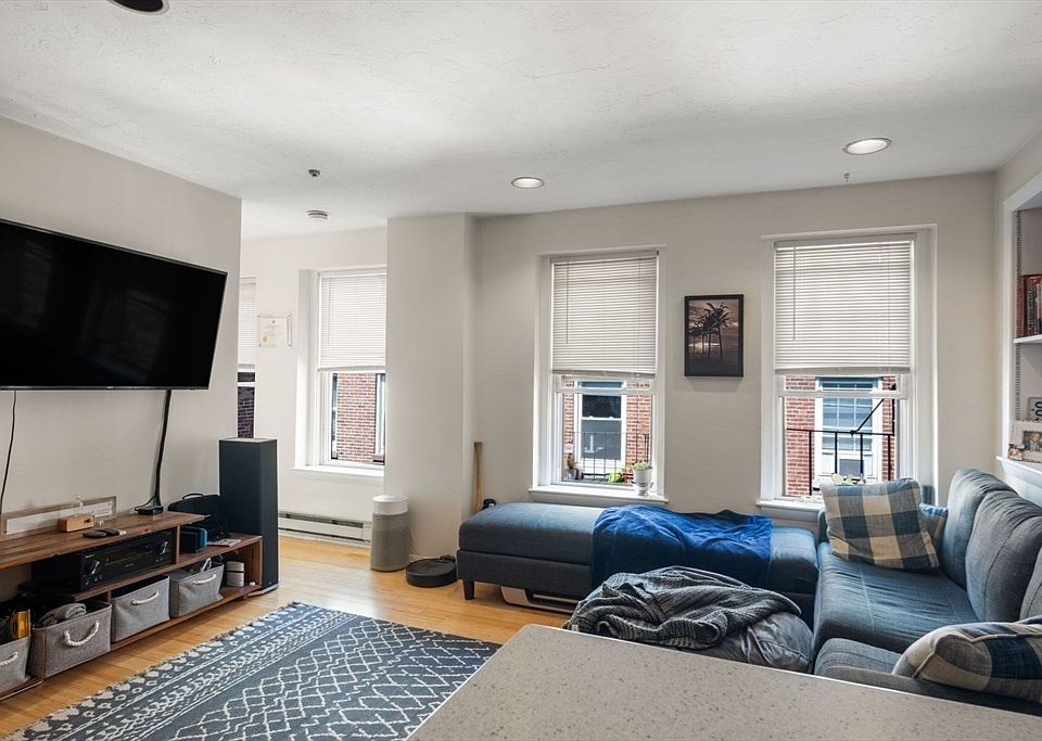 1st image of 38-38A Charter St #7