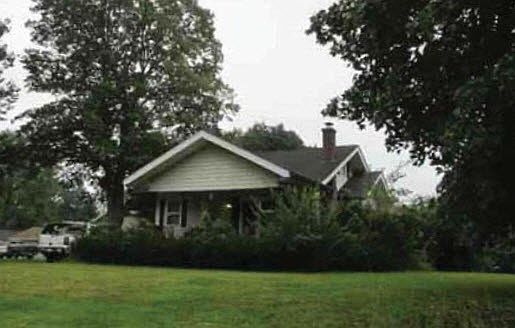 2nd image of 1101 Lawrence Ave