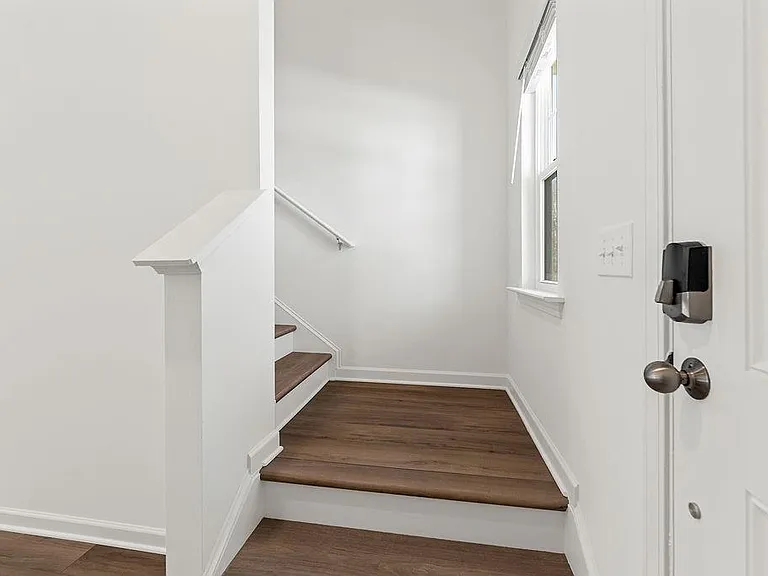 103 Dewitt Dr — Photo 18