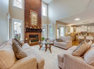 501 Crystal Ct, Oswego, IL 60543