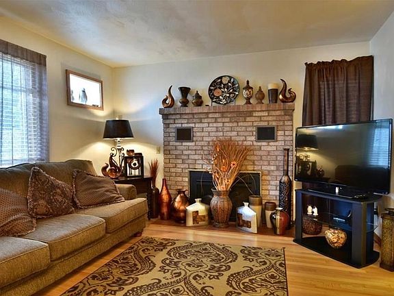 4th image of 5043 Forest Park Pl #2