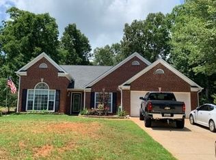 5609 Newberry Point Dr, Flowery Branch, GA 30542