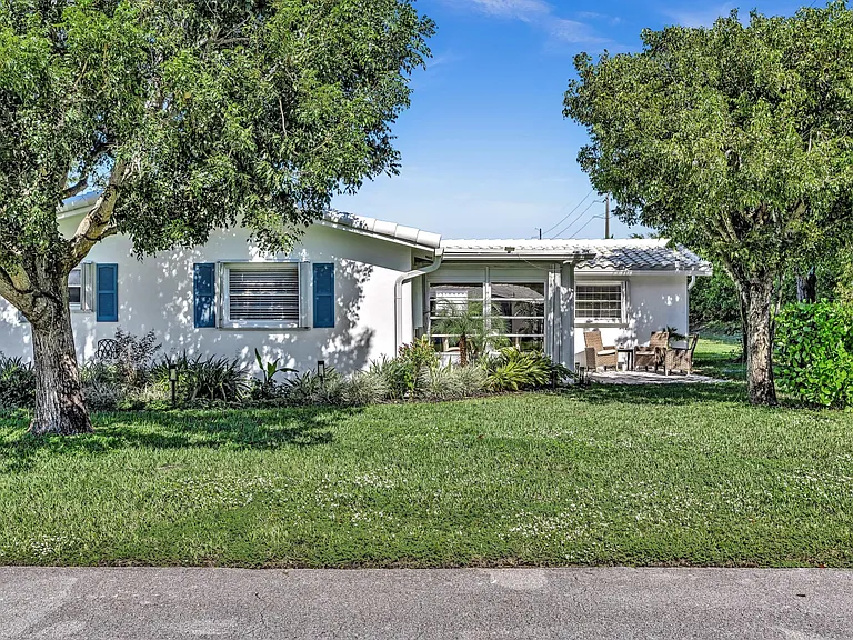 602 SW 8th Pl — Photo 3
