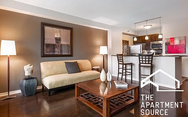 345 E Ohio St #1BR1BA — Photo 4