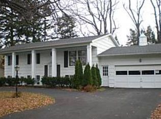60 Auramar Dr, Rochester, NY 14609