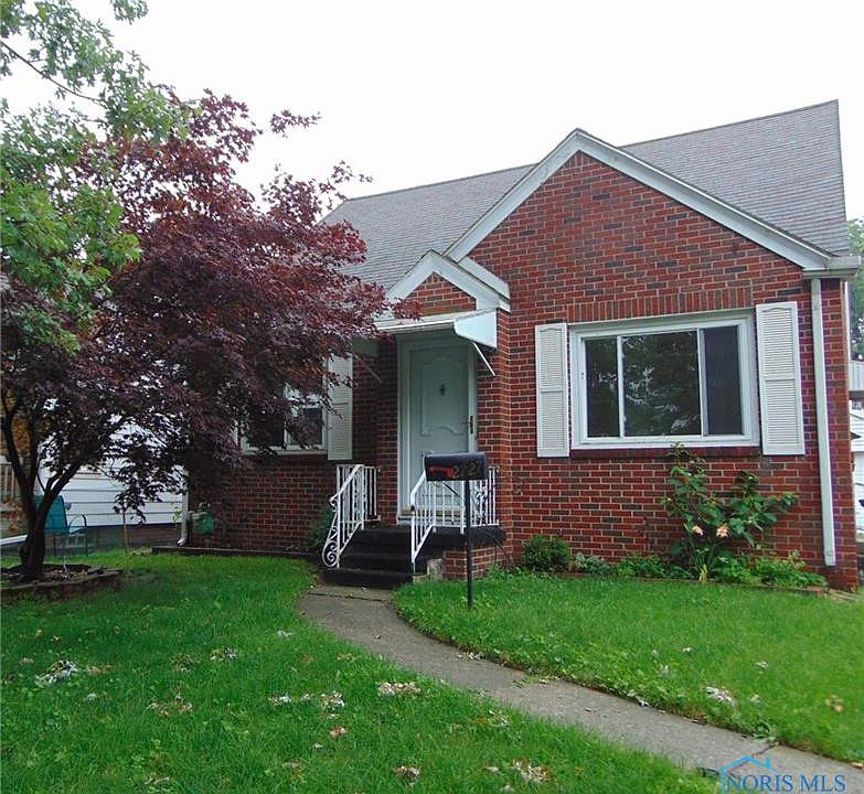 1st image of 2727 131st St