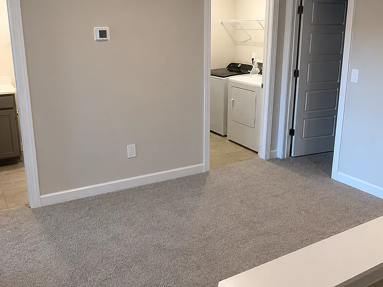 867 Ernest Ln — Photo 7