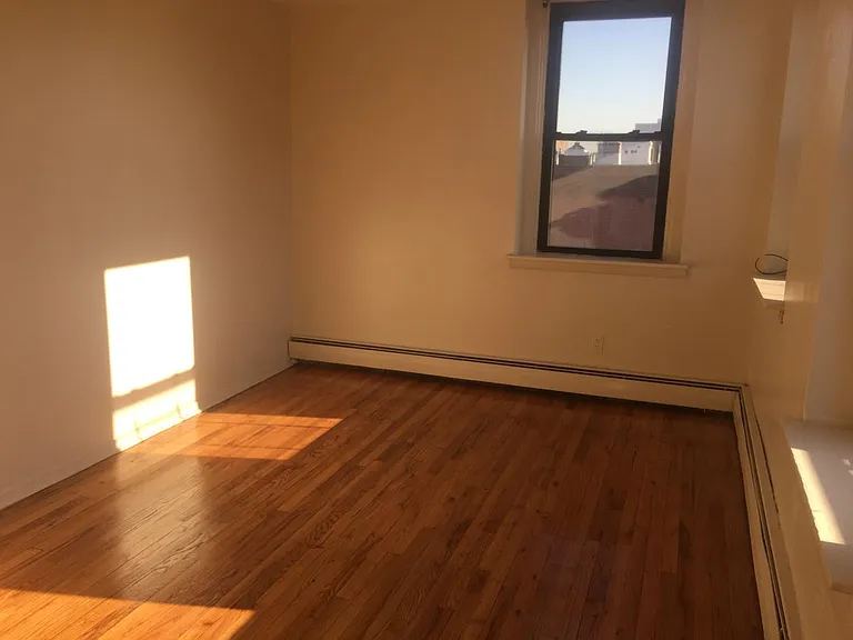 564 Jersey Ave #4 — Photo 8