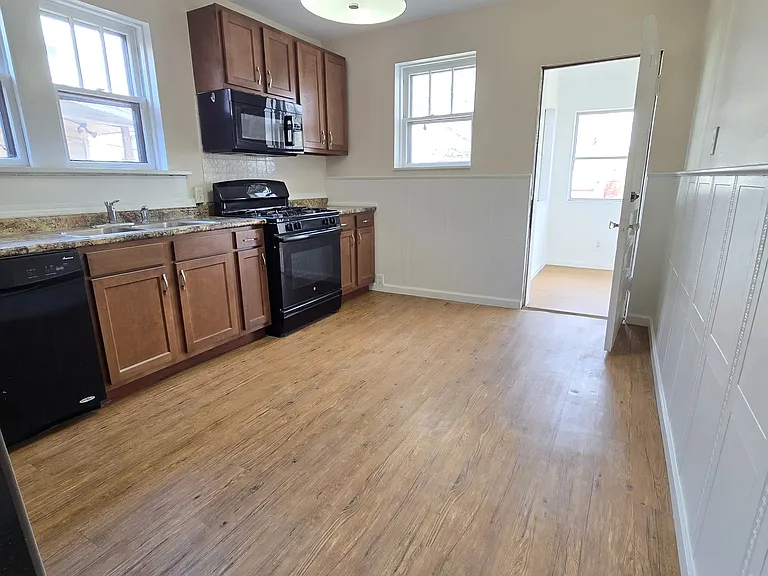 5127 Goethe Ave — Photo 11
