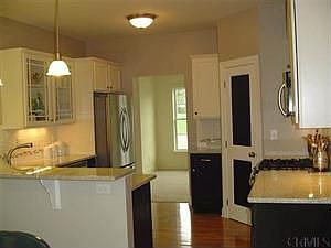 5th image of 28 Knottingley Pl