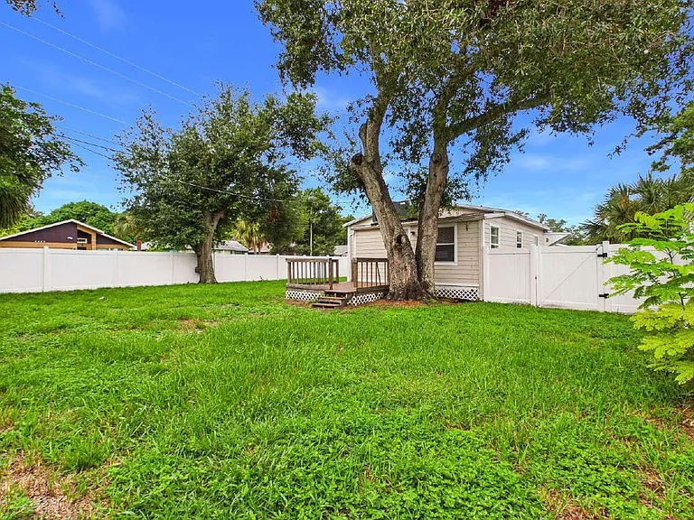 5001 Rena St — Photo 23