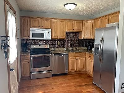 3rd image of 65 Sherwood Dr