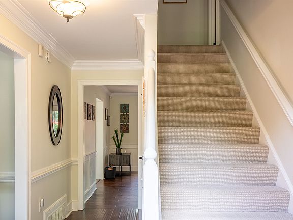 5th image of 9312 Hawthorn Hill Dr