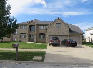 908 Warwick Dr, Matteson, IL 60443