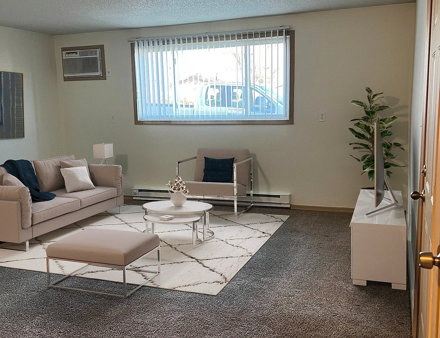 Residence on 11th — Photo 3