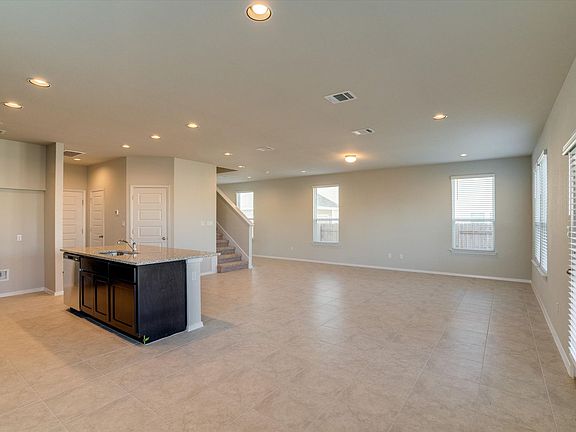 5th image of 170 Bright Flora Ln