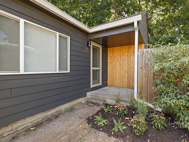 7401 SE 83rd Ave — Photo 3