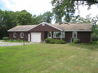 9516 N 2nd St, Roscoe, IL 61073