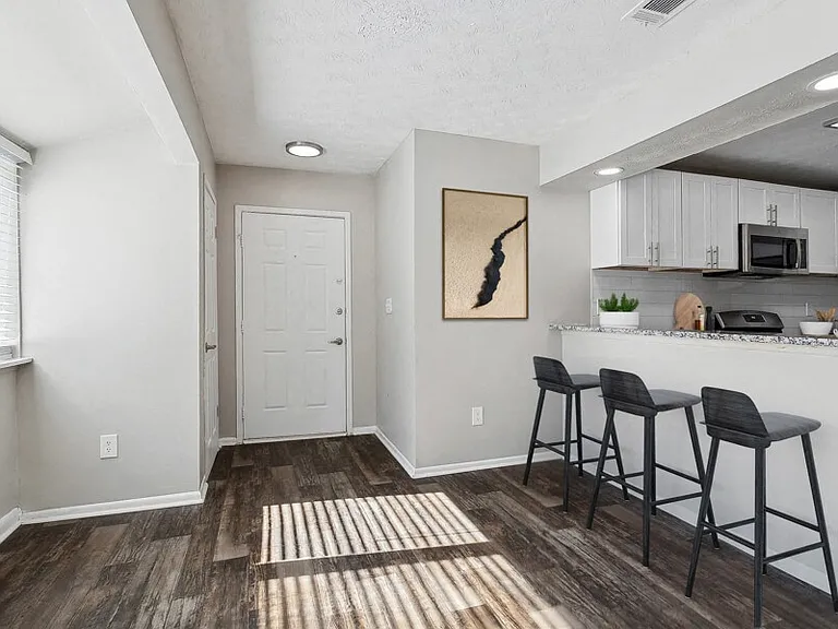 2311 Dunwoody Xing — Photo 9