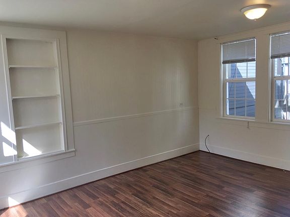 3rd image of 3220 Lombard Ave #D