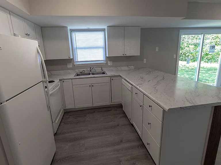 1912 Mirtle Grove Ct — Photo 11